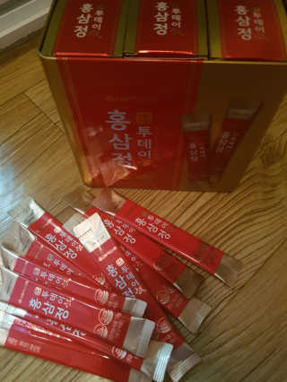 서울약사신협_투데이홍삼정_틴케이스_10g x 30포 — 5점을 준 리뷰어가 2020년 7월 올린 사용 사진