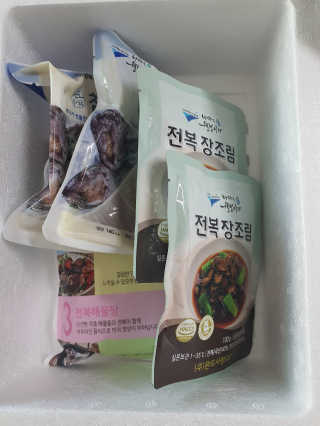 바다는다웰빙이다 완도사랑 전복죽 250g - 2팩 + 전복장조림 2팩 — 5점을 준 리뷰어가 2020년 8월 올린 사용 사진