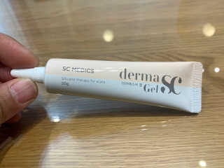 derma SC-Gel 더마에스씨 겔 20g — 5점을 준 리뷰어가 2020년 4월 올린 사용 사진