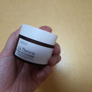 La Theorie Hydrating Ingredients | 하이드레이팅 인그레이디언츠 — 4.5점을 준 리뷰어가 2020년 5월 올린 사용 사진
