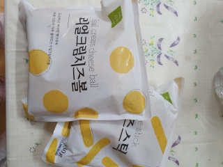 가치식탁 리얼치즈스틱, 리얼크림치즈볼 — 5점을 준 리뷰어가 2020년 11월 올린 사용 사진
