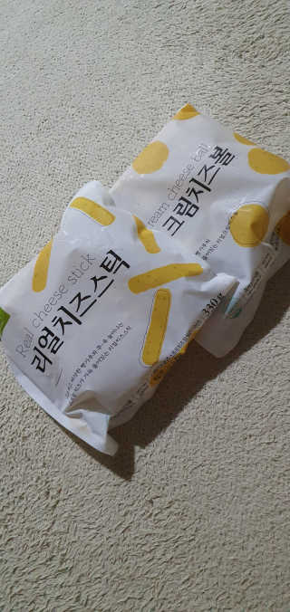 가치식탁 리얼치즈스틱, 리얼크림치즈볼 — 5점을 준 리뷰어가 2020년 6월 올린 사용 사진