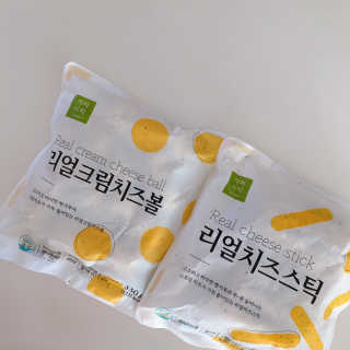 가치식탁 리얼치즈스틱, 리얼크림치즈볼 — 5점을 준 리뷰어가 2020년 9월 올린 사용 사진