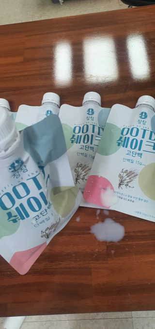 [꾸콤] 참참 OOTD쉐이크 고단백 일주일세트 50g x 5 — 4점을 준 리뷰어가 2020년 11월 올린 사용 사진