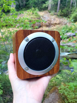 SEVIZ MINI10W 레트로 블루투스 스피커 — 5점을 준 리뷰어가 2020년 8월 올린 사용 사진