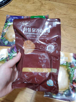 바로 먹는 아침 실온보관 닭가슴살 6종 — 5점을 준 리뷰어가 2020년 9월 올린 사용 사진
