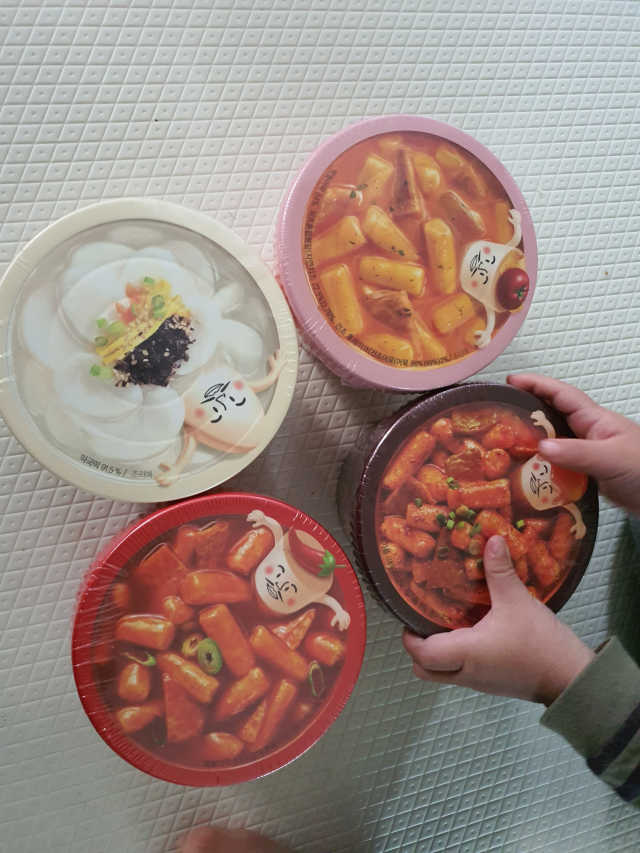 잇츠온 컵떡볶이 4종 세트 리뷰 사진