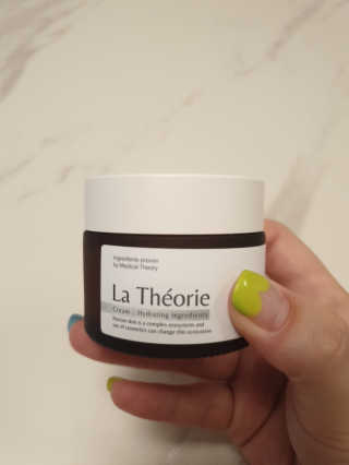 La Theorie Hydrating Ingredients | 하이드레이팅 인그레이디언츠 — 5점을 준 리뷰어가 2020년 5월 올린 사용 사진