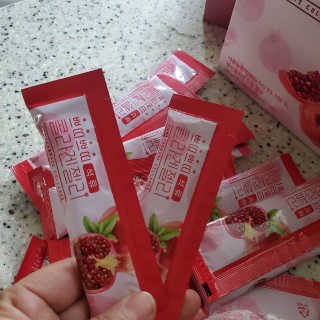 헬스업_쁘띠쁘띠석류콜라겐젤리_20g x 14포 — 5점을 준 리뷰어가 2021년 2월 올린 사용 사진