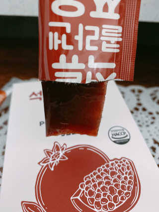 조은약초 석류콜라겐 석류즙 석류쪼옥 젤리 스틱 15포 x 20g — 5점을 준 리뷰어가 2020년 8월 올린 사용 사진