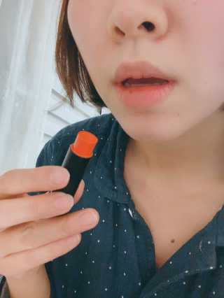 쿤달 허니 앤 마카다미아 틴티드 컬러 립밤 2구 세트 — 5점을 준 리뷰어가 2020년 10월 올린 사용 사진