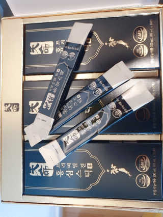 헬스업_천명진프리미엄홍삼스틱_10ml x 30포 — 3점을 준 리뷰어가 2020년 10월 올린 사용 사진