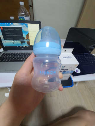 유비맘 신생아젖병 120ml 트리플팩_ 젖꼭지 포함 — 5점을 준 리뷰어가 2020년 4월 올린 사용 사진