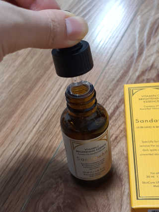[스킨큐어] 산다화 비타민C 화이트닝 에센스 30ml — 3.5점을 준 리뷰어가 2020년 4월 올린 사용 사진