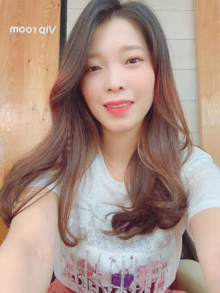 [KJ style] 헤어스타일링 + 메이크업 세트 — 5점을 준 리뷰어가 2020년 5월 올린 사용 사진