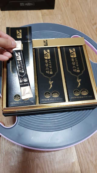 헬스업_천명진프리미엄홍삼스틱_10ml x 30포 — 5점을 준 리뷰어가 2020년 7월 올린 사용 사진