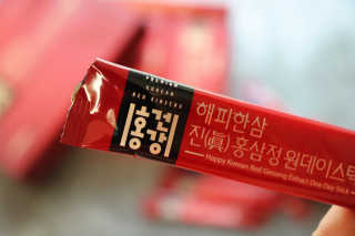 홍건강 해피한삼 진 홍삼정 원데이스틱 10g x 30포 — 5점을 준 리뷰어가 2020년 5월 올린 사용 사진