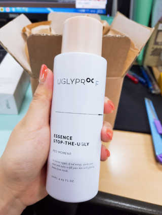 어글리프루프 에센스 스탑디어글리 레드모먼트 에센스 120ml — 5점을 준 리뷰어가 2020년 10월 올린 사용 사진