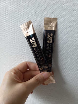 헬스업_천명진프리미엄홍삼스틱_10ml x 30포 — 5점을 준 리뷰어가 2020년 8월 올린 사용 사진