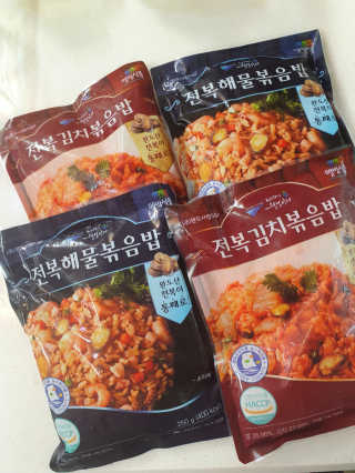 바다는다웰빙이다 전복해물볶음밥/전복김치볶음밥 250g-4봉지 — 5점을 준 리뷰어가 2020년 7월 올린 사용 사진
