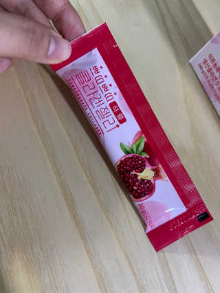 헬스업_쁘띠쁘띠석류콜라겐젤리_20g x 14포 — 4.5점을 준 리뷰어가 2020년 9월 올린 사용 사진