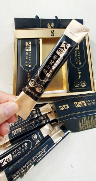 헬스업_천명진프리미엄홍삼스틱_10ml x 30포 — 5점을 준 리뷰어가 2020년 8월 올린 사용 사진