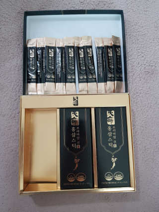 헬스업_천명진프리미엄홍삼스틱_10ml x 30포 — 5점을 준 리뷰어가 2020년 10월 올린 사용 사진