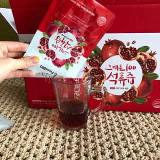 프롬바이오 오직 석류만 [그대로100 석류즙] 하루 1포로 건강하게 — 5점을 준 리뷰어가 2020년 6월 올린 사용 사진