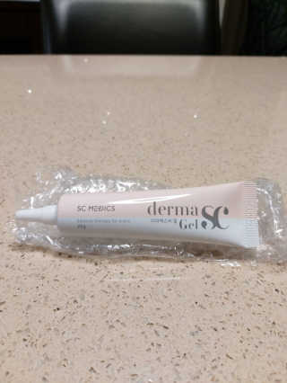 derma SC-Gel 더마에스씨 겔 20g — 5점을 준 리뷰어가 2020년 4월 올린 사용 사진