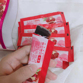 헬스업_쁘띠쁘띠석류콜라겐젤리_20g x 14포 — 4점을 준 리뷰어가 2020년 8월 올린 사용 사진