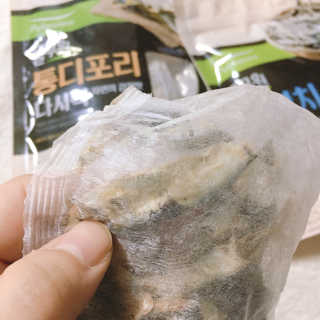 [풀무원] 자연의 감칠맛 통디포리, 통멸치 다시팩 세트 — 5점을 준 리뷰어가 2020년 5월 올린 사용 사진