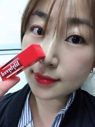 릴리바이레드 쥬시라이어 워터틴트 02 체리 크러쉬인 척 — 5점을 준 리뷰어가 2020년 4월 올린 사용 사진
