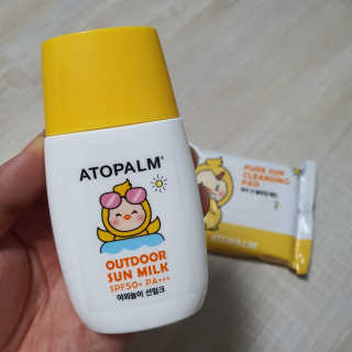 아토팜 야외놀이 선밀크 SPF50+ PA+++ — 5점을 준 리뷰어가 2020년 5월 올린 사용 사진