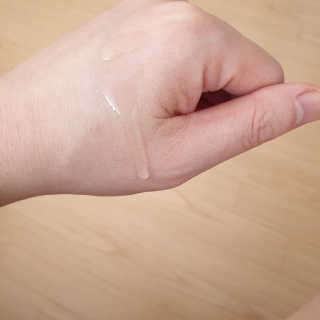 [스킨큐어] 산다화 비타민C 화이트닝 에센스 30ml — 5점을 준 리뷰어가 2020년 4월 올린 사용 사진