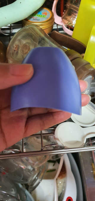 유비맘 PPSU 젖병 노꼭지_260ml_컬러 랜덤 발송 — 4점을 준 리뷰어가 2020년 6월 올린 사용 사진