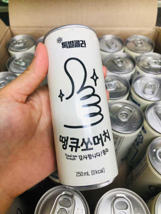 일화 No 슈가0Kcal 스테비아 톡별콜라 콤보팩 250mlX30 캔 — 4.5점을 준 리뷰어가 2020년 7월 올린 사용 사진
