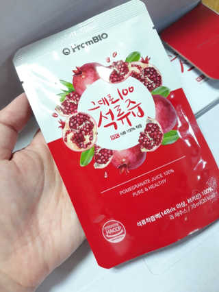 프롬바이오 오직 석류만 [그대로100 석류즙] 하루 1포로 건강하게 — 5점을 준 리뷰어가 2020년 5월 올린 사용 사진