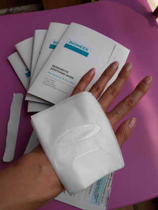 바이오믹 BIOMEEK SENSIMETIC SOOTHING MASK.S — 5점을 준 리뷰어가 2020년 7월 올린 사용 사진