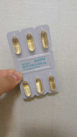 JW중외제약 마이코드 알티지 오메가3 1000 mg — 5점을 준 리뷰어가 2020년 8월 올린 사용 사진