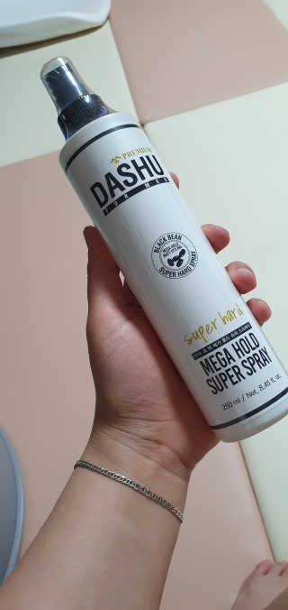 다슈코리아 다슈 포 맨 프리미엄 메가 홀드 슈퍼 스프레이 250ml — 5점을 준 리뷰어가 2020년 6월 올린 사용 사진