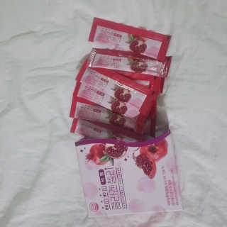 헬스업_쁘띠쁘띠석류콜라겐젤리_20g x 14포 — 4점을 준 리뷰어가 2020년 10월 올린 사용 사진