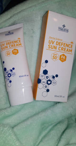 트리티스 US [TREATIS] UV Defence Sun Cream PA+++ / SPF50+ — 4점을 준 리뷰어가 2020년 12월 올린 사용 사진