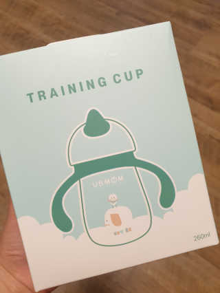 유비맘 트라이탄 코니빨대컵_컬러 랜덤 발송 — 3점을 준 리뷰어가 2020년 8월 올린 사용 사진