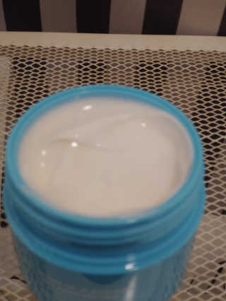 바르는콜라겐 하이온 제주바다보배 슬리핑마스크 100mL — 5점을 준 리뷰어가 2020년 6월 올린 사용 사진