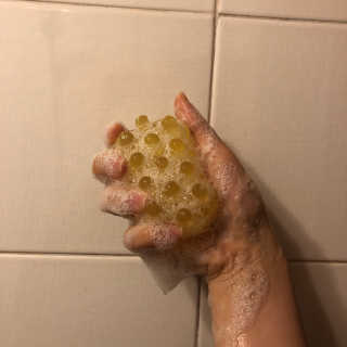 [바디홈즈] 애플 바디바 — 4점을 준 리뷰어가 2020년 12월 올린 사용 사진
