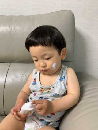 아토팜 야외놀이 선밀크 SPF50+ PA+++ — 5점을 준 리뷰어가 2020년 5월 올린 사용 사진