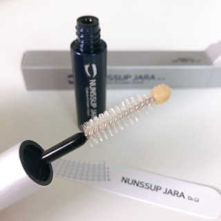 닥터존스킨 눈썹자라 — 3.5점을 준 리뷰어가 2020년 8월 올린 사용 사진