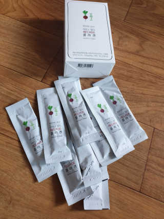 유유네이처 머빈스 젤리 레드비트 콜라겐 — 5점을 준 리뷰어가 2020년 4월 올린 사용 사진