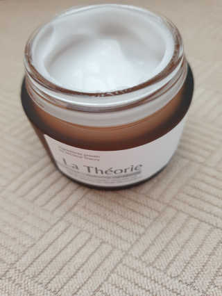 La Theorie Hydrating Ingredients | 하이드레이팅 인그레이디언츠 — 5점을 준 리뷰어가 2020년 5월 올린 사용 사진