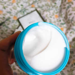 바르는콜라겐 하이온 제주바다보배 슬리핑마스크 100mL — 5점을 준 리뷰어가 2020년 6월 올린 사용 사진